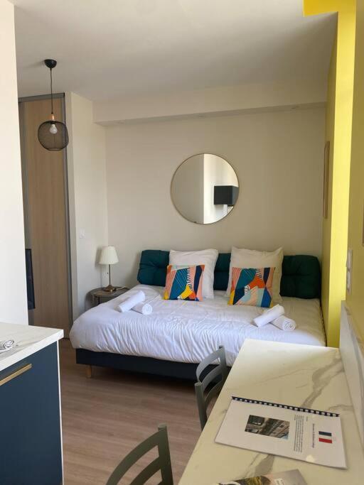 Superbe Studio Centre Ville * Clim * Wifi * Haut De Gamme * Angoulême Esterno foto