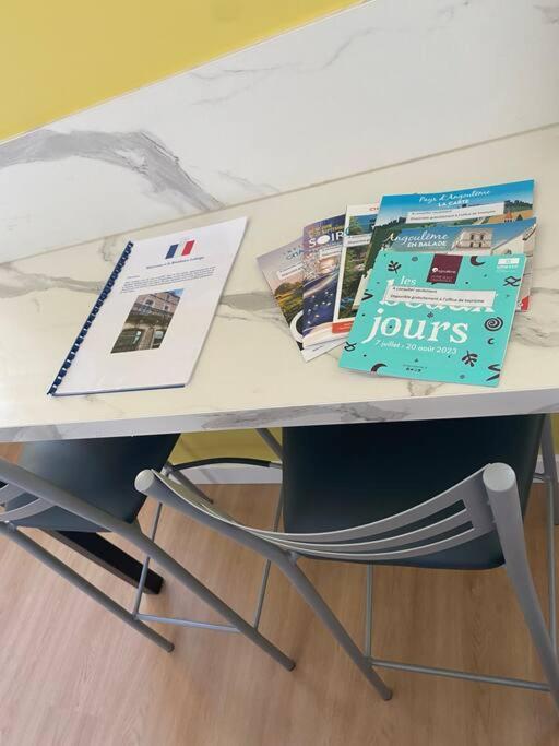 Superbe Studio Centre Ville * Clim * Wifi * Haut De Gamme * Angoulême Esterno foto