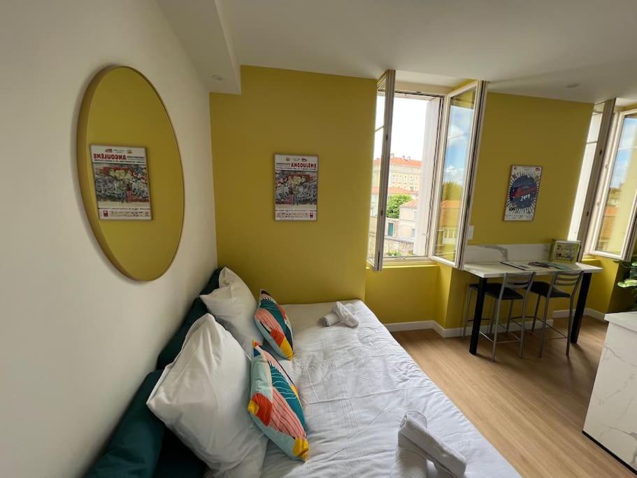 Superbe Studio Centre Ville * Clim * Wifi * Haut De Gamme * Angoulême Esterno foto