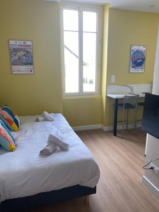 Superbe Studio Centre Ville * Clim * Wifi * Haut De Gamme * Angoulême Esterno foto